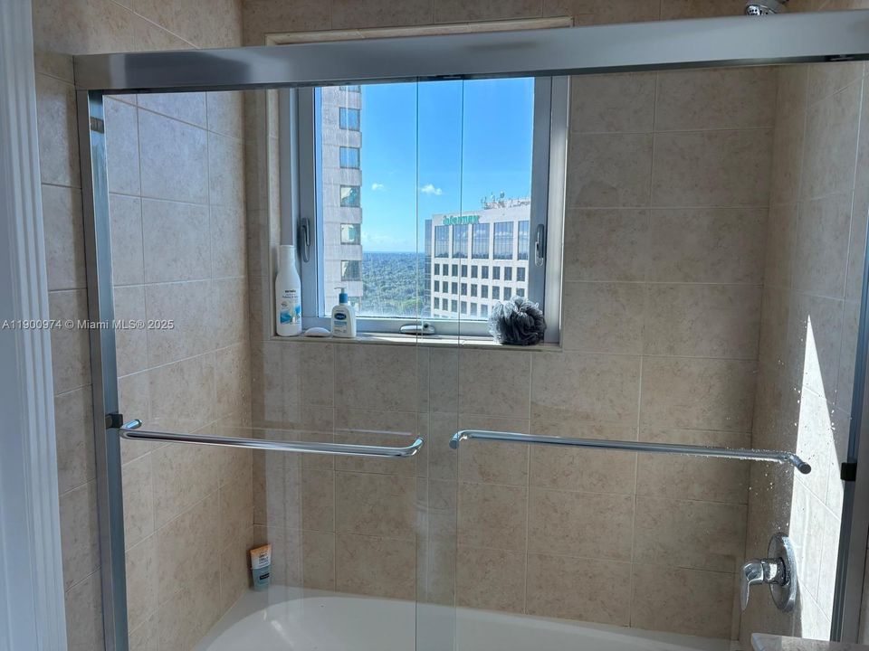 For Rent: $3,850 (2 beds, 2 baths, 1350 Square Feet)