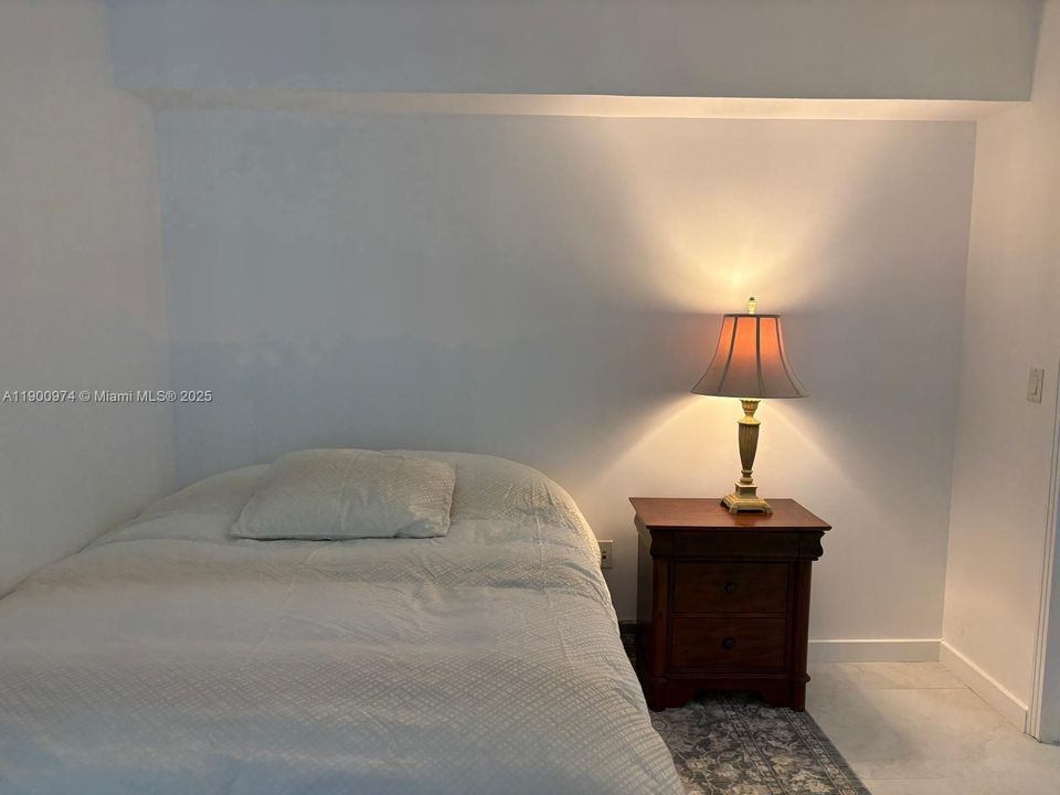 For Rent: $3,850 (2 beds, 2 baths, 1350 Square Feet)