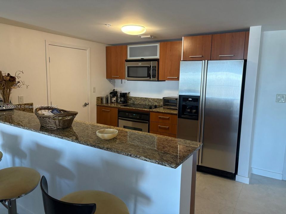 For Rent: $3,850 (2 beds, 2 baths, 1350 Square Feet)