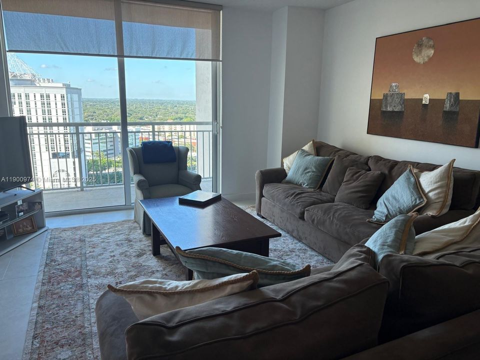 For Rent: $3,850 (2 beds, 2 baths, 1350 Square Feet)