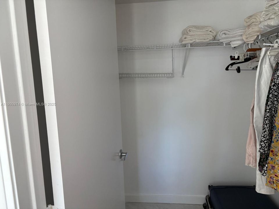 For Rent: $3,850 (2 beds, 2 baths, 1350 Square Feet)