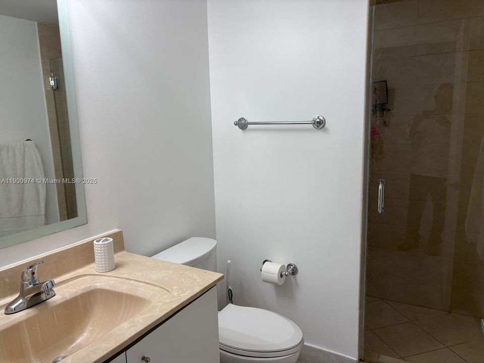 For Rent: $3,850 (2 beds, 2 baths, 1350 Square Feet)