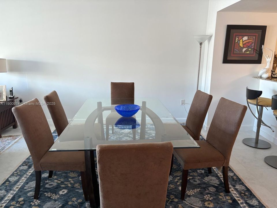 For Rent: $3,850 (2 beds, 2 baths, 1350 Square Feet)