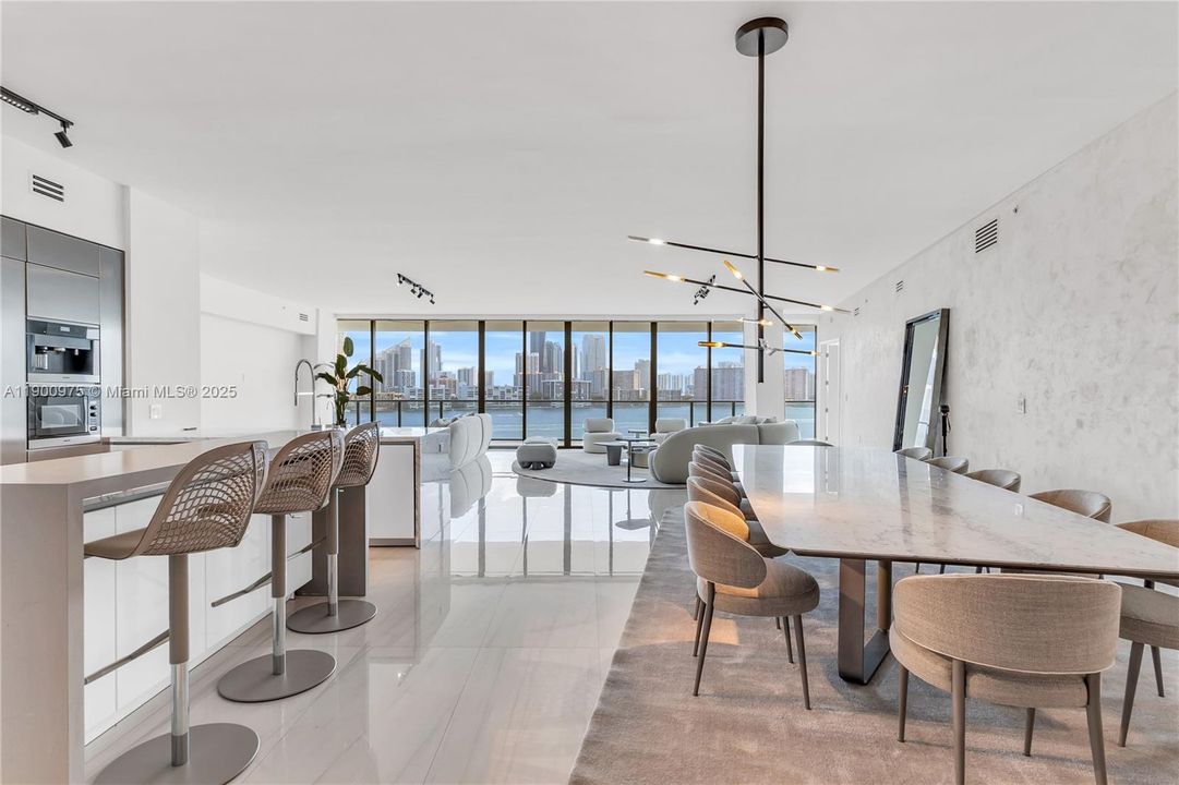 Active With Contract: $3,900,000 (4 beds, 5 baths, 3415 Square Feet)