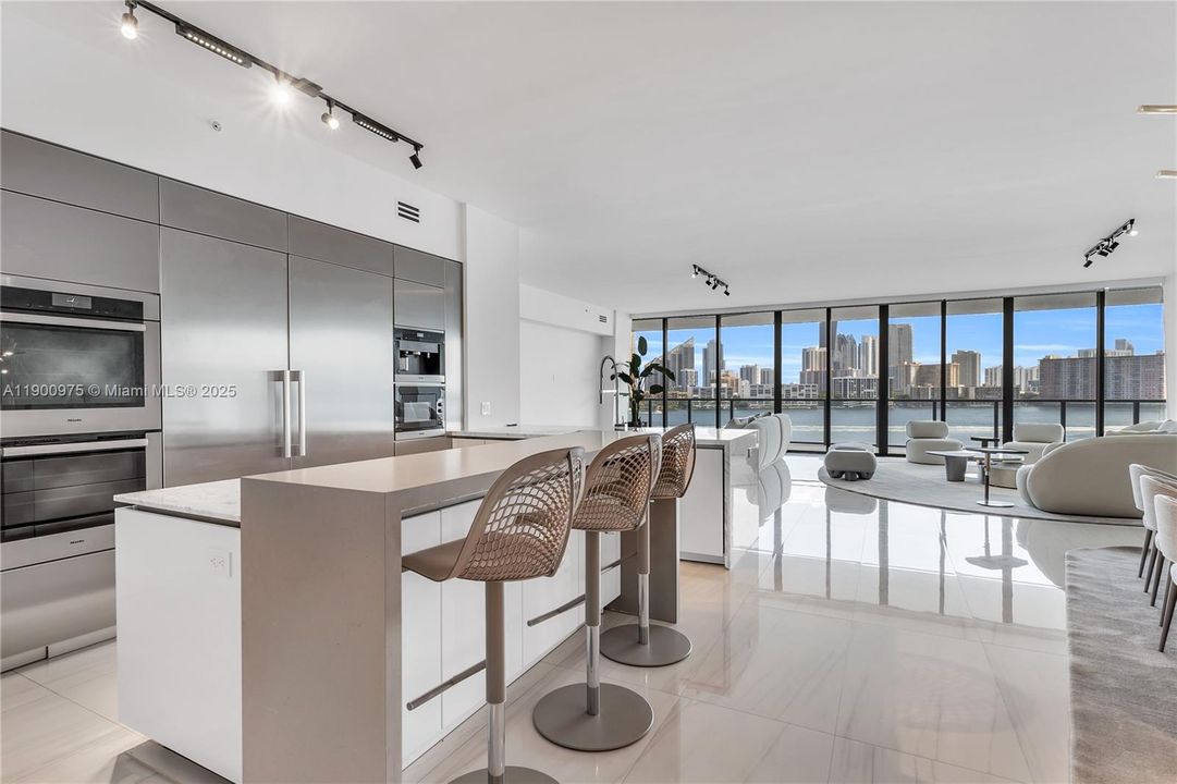 Active With Contract: $3,900,000 (4 beds, 5 baths, 3415 Square Feet)