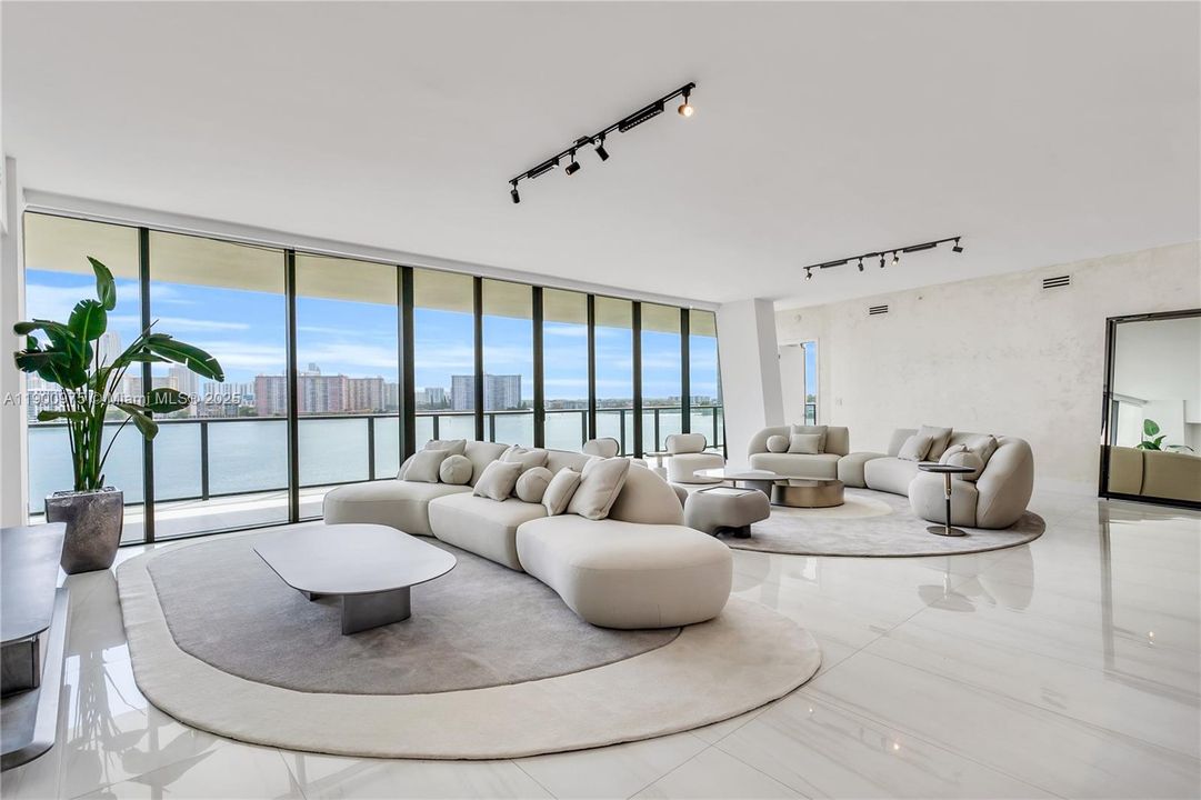 Active With Contract: $3,900,000 (4 beds, 5 baths, 3415 Square Feet)
