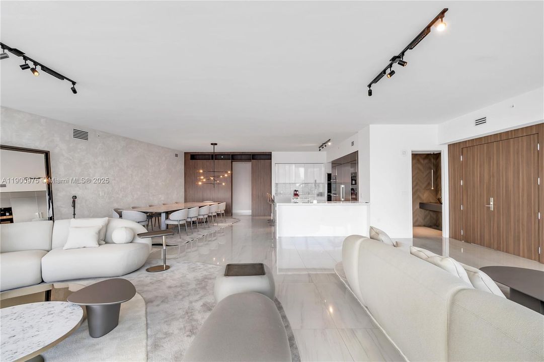 Active With Contract: $3,900,000 (4 beds, 5 baths, 3415 Square Feet)