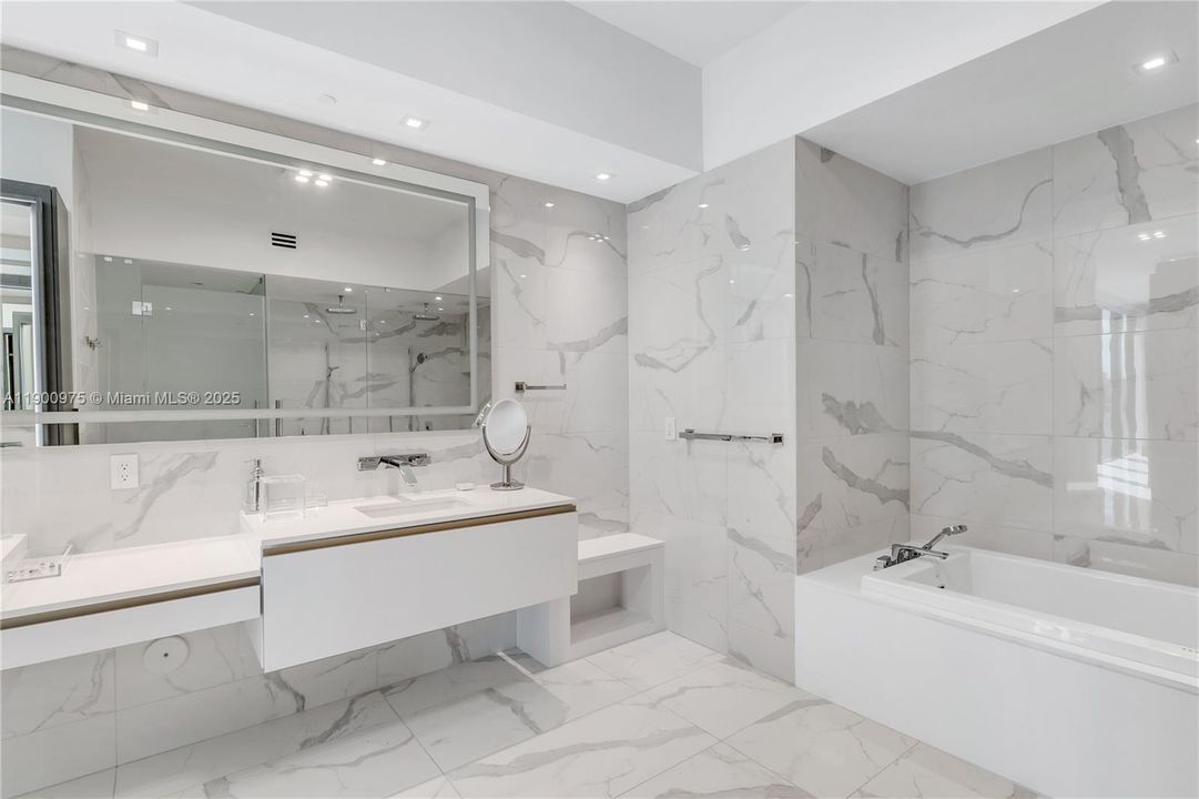 Active With Contract: $3,900,000 (4 beds, 5 baths, 3415 Square Feet)