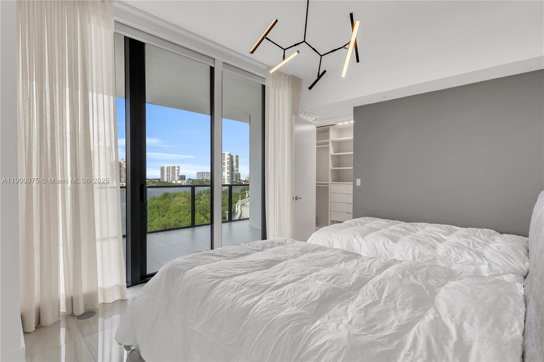 Active With Contract: $3,900,000 (4 beds, 5 baths, 3415 Square Feet)