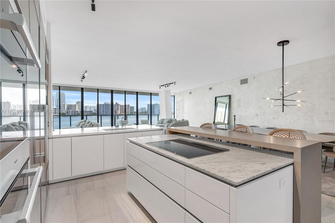 Active With Contract: $3,900,000 (4 beds, 5 baths, 3415 Square Feet)