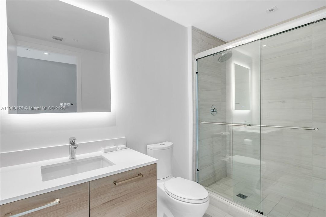 Active With Contract: $3,900,000 (4 beds, 5 baths, 3415 Square Feet)