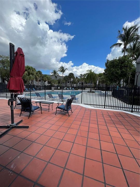 Active With Contract: $1,975 (1 beds, 1 baths, 558 Square Feet)