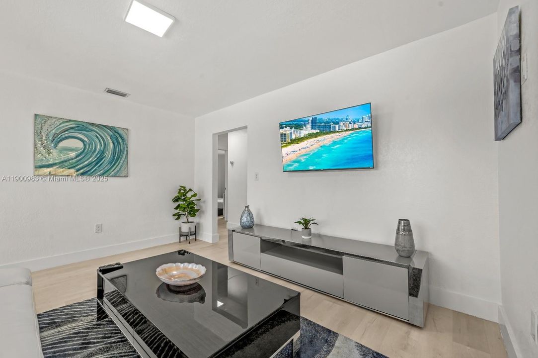 最近租的: $2,950 (2 贝兹, 1 浴室, 1534 平方英尺)