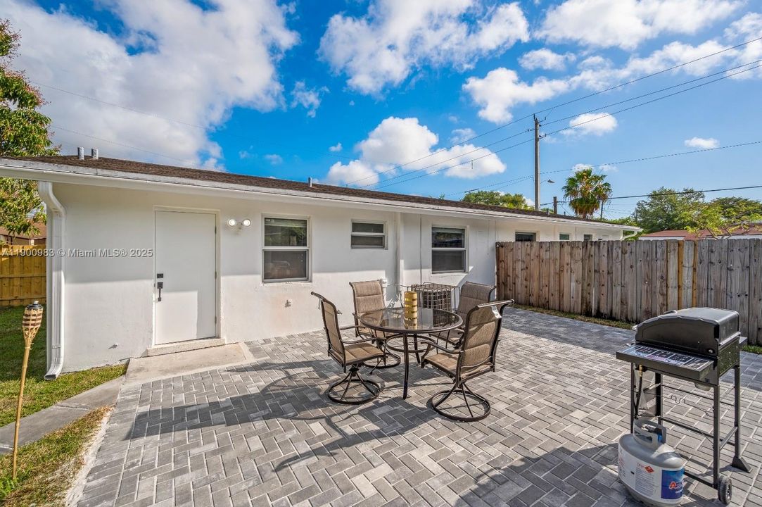 最近租的: $2,950 (2 贝兹, 1 浴室, 1534 平方英尺)