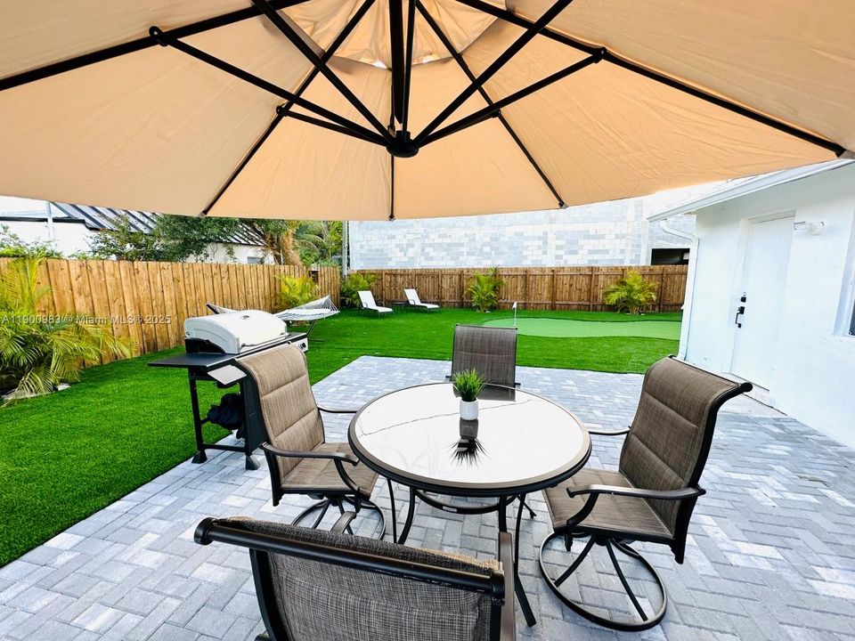 最近租的: $2,950 (2 贝兹, 1 浴室, 1534 平方英尺)