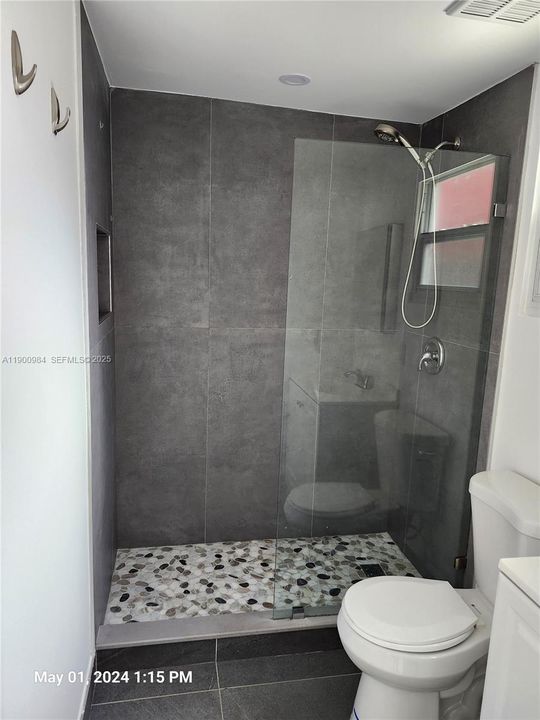 For Rent: $1,625 (1 beds, 1 baths, 1374 Square Feet)