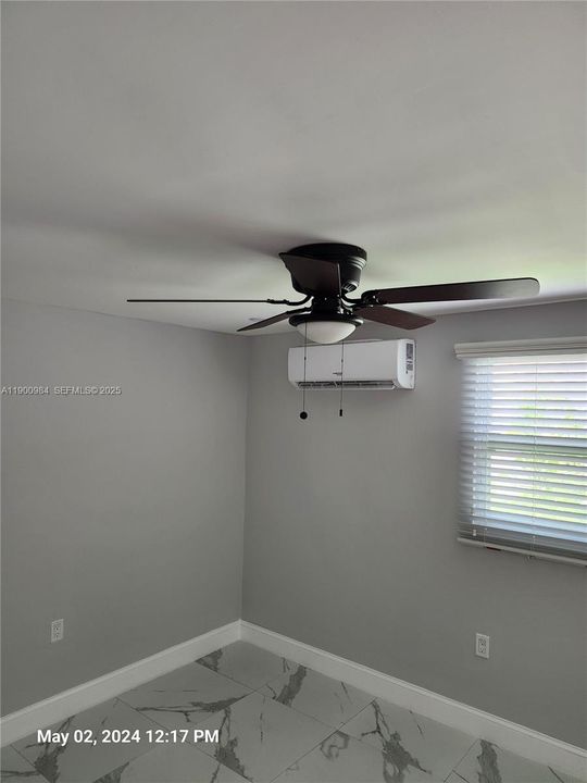 For Rent: $1,625 (1 beds, 1 baths, 1374 Square Feet)