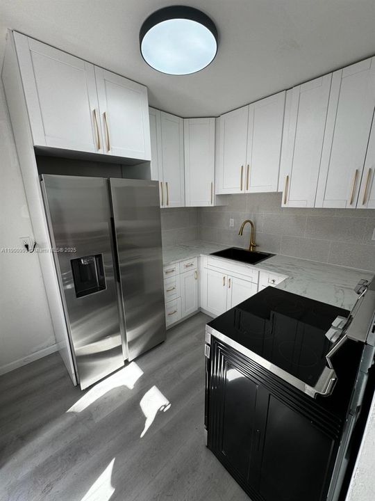 For Rent: $2,400 (2 beds, 1 baths, 1600 Square Feet)