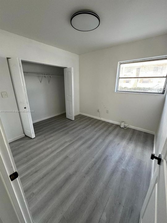 For Rent: $2,400 (2 beds, 1 baths, 1600 Square Feet)