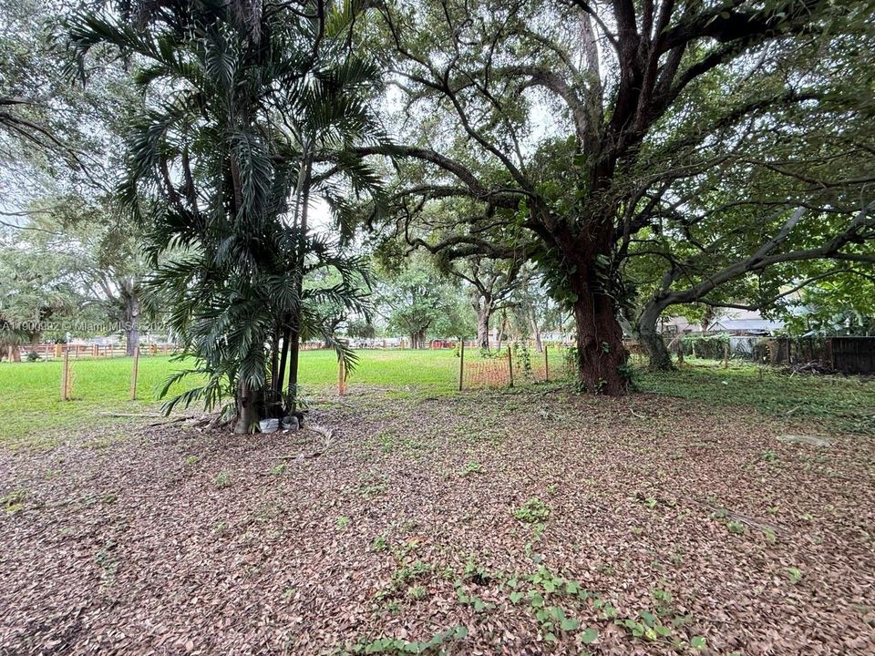 For Sale: $2,300,000 (0.98 acres)