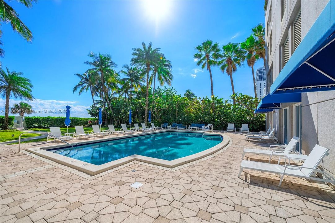 待售: $3,995,000 (3 贝兹, 2 浴室, 2505 平方英尺)