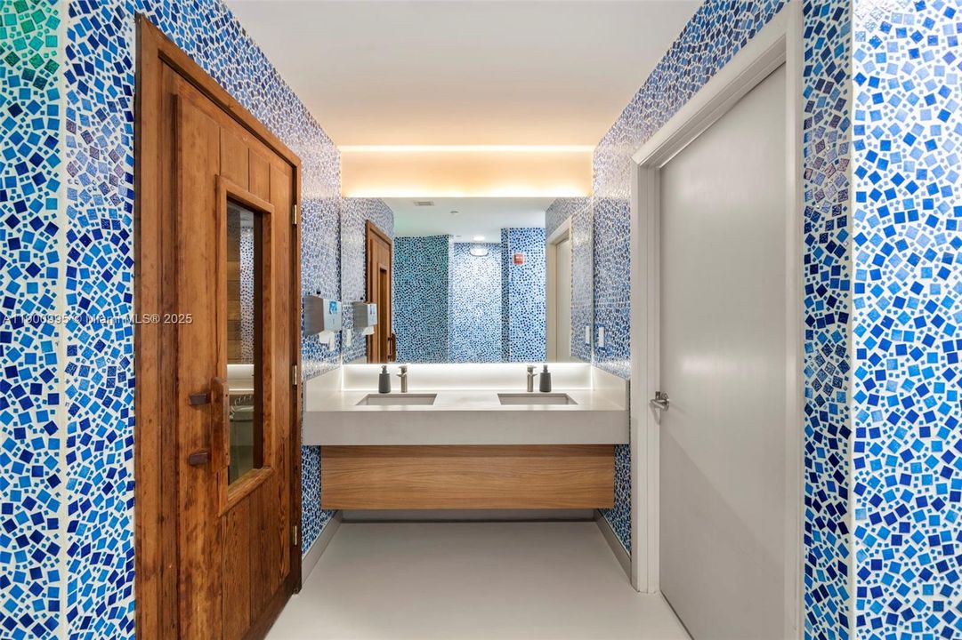 待售: $3,995,000 (3 贝兹, 2 浴室, 2505 平方英尺)