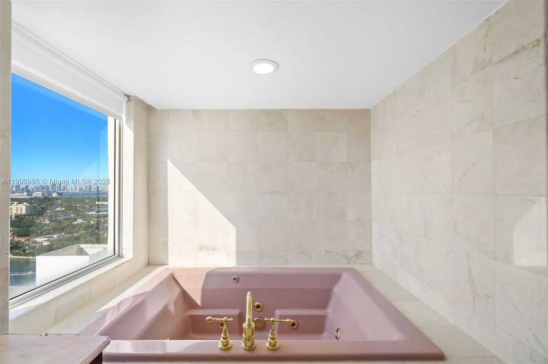 待售: $3,995,000 (3 贝兹, 2 浴室, 2505 平方英尺)