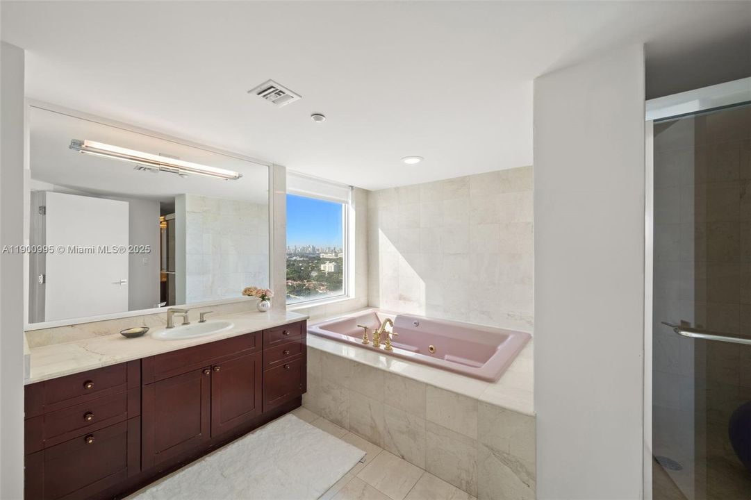 待售: $3,995,000 (3 贝兹, 2 浴室, 2505 平方英尺)