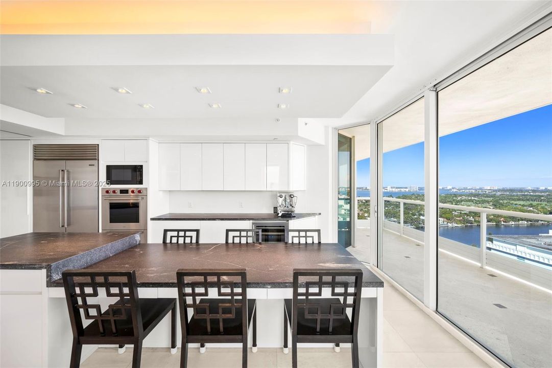 待售: $3,995,000 (3 贝兹, 2 浴室, 2505 平方英尺)