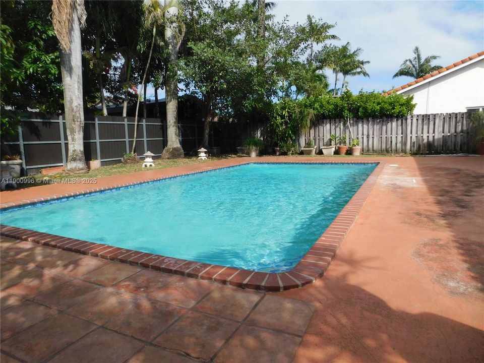 Recently Sold: $549,987 (3 beds, 2 baths, 1330 Square Feet)