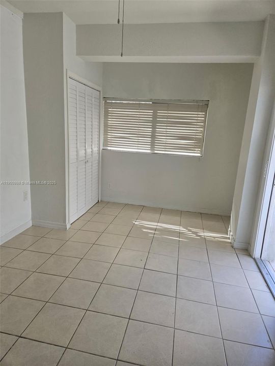 Recently Rented: $1,400 (0 beds, 1 baths, 600 Square Feet)