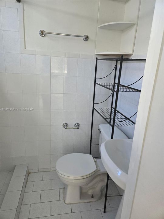 Recently Rented: $1,400 (0 beds, 1 baths, 600 Square Feet)