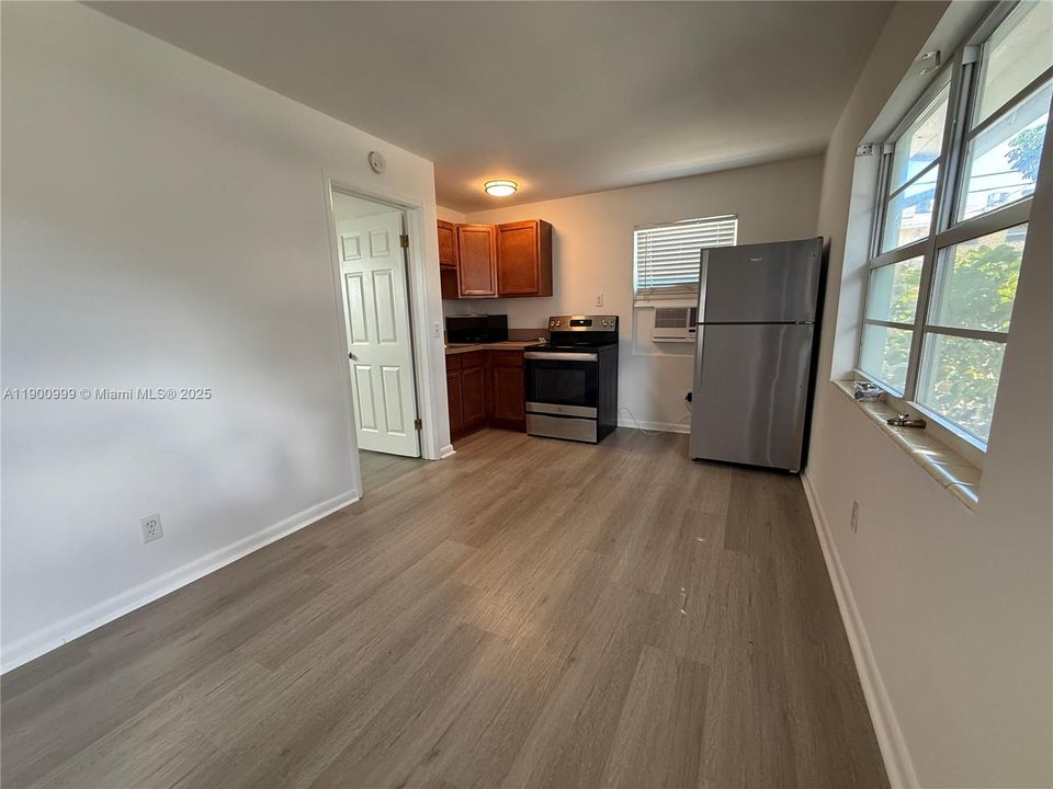 Recently Rented: $1,600 (1 beds, 1 baths, 400 Square Feet)