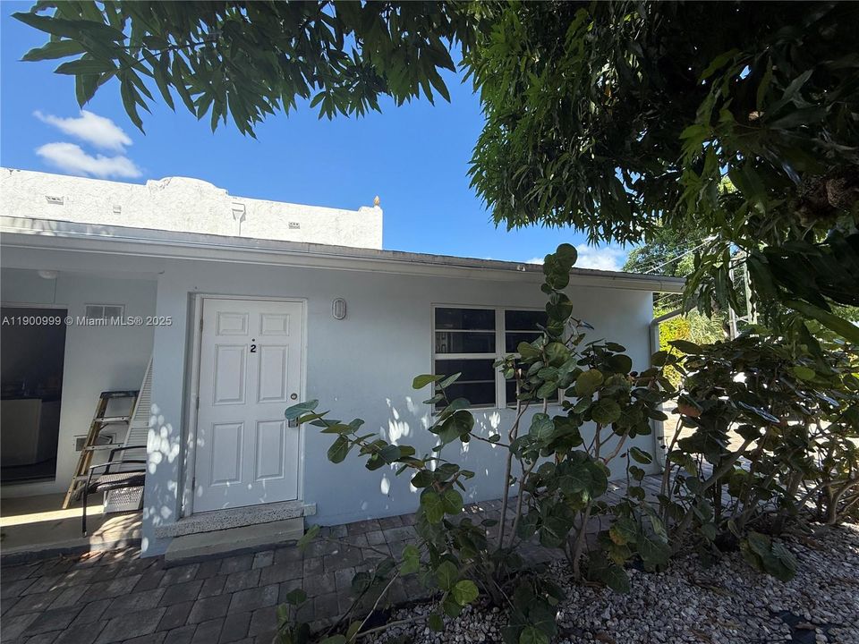 Recently Rented: $1,600 (1 beds, 1 baths, 400 Square Feet)