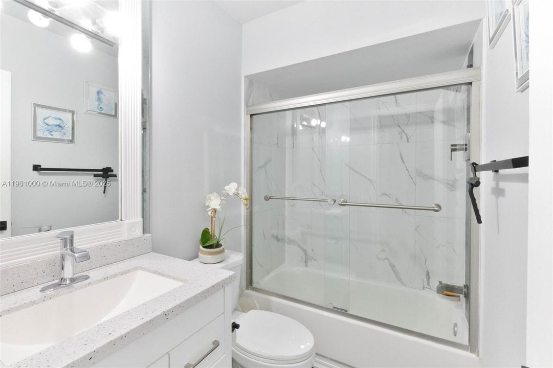 合同活跃: $550,000 (3 贝兹, 2 浴室, 0 平方英尺)