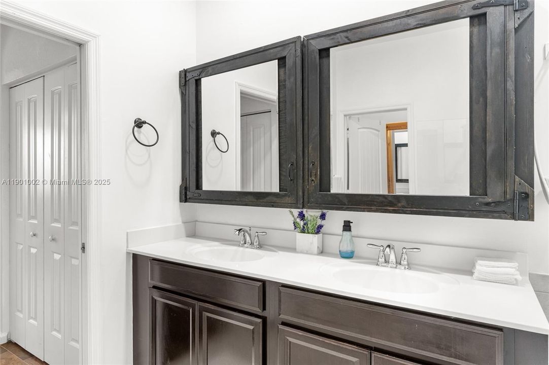 Recently Sold: $625,000 (3 beds, 2 baths, 1640 Square Feet)