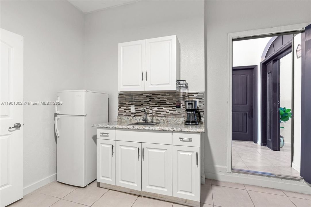 Recently Sold: $625,000 (3 beds, 2 baths, 1640 Square Feet)