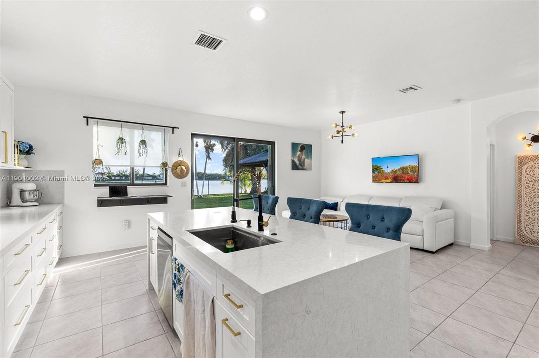 Recently Sold: $625,000 (3 beds, 2 baths, 1640 Square Feet)
