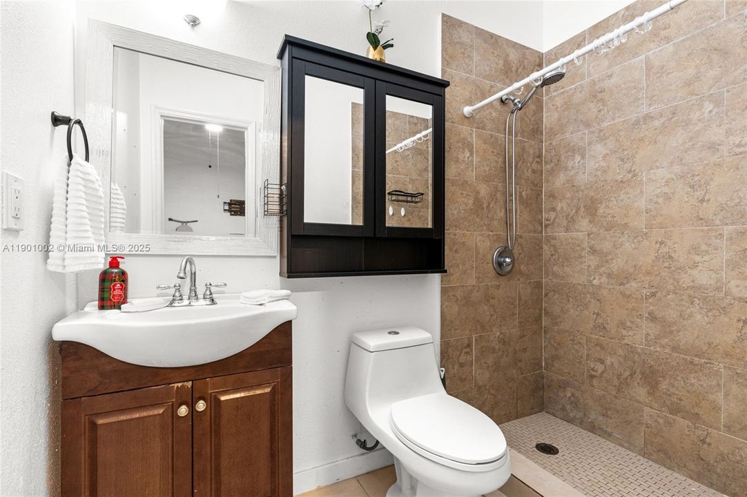 Recently Sold: $625,000 (3 beds, 2 baths, 1640 Square Feet)