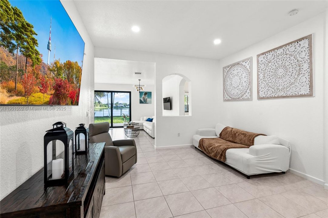 Recently Sold: $625,000 (3 beds, 2 baths, 1640 Square Feet)