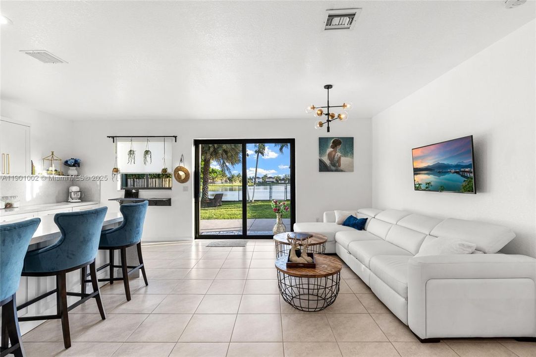 Recently Sold: $625,000 (3 beds, 2 baths, 1640 Square Feet)