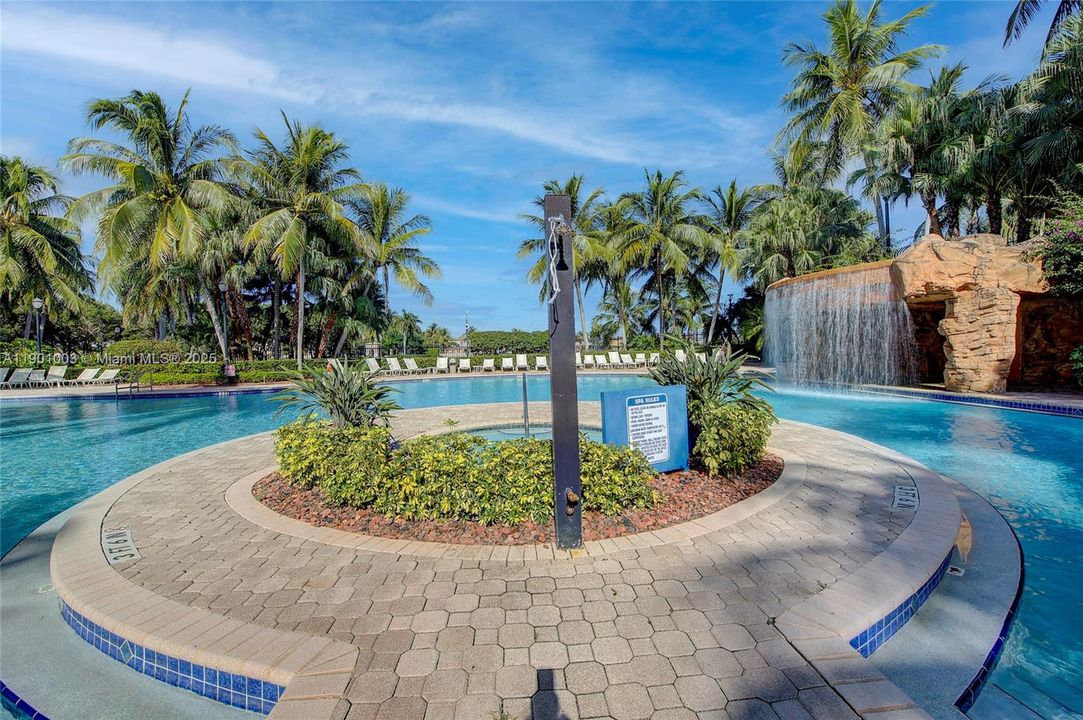 待售: $1,125,000 (5 贝兹, 3 浴室, 3501 平方英尺)