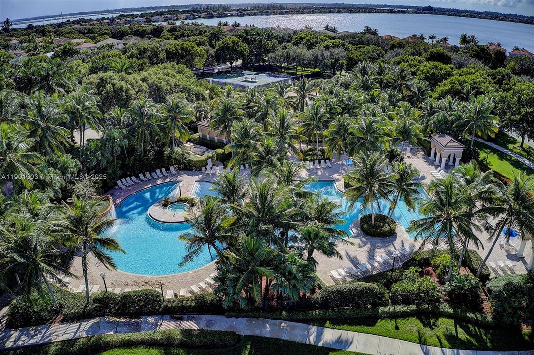 待售: $1,125,000 (5 贝兹, 3 浴室, 3501 平方英尺)