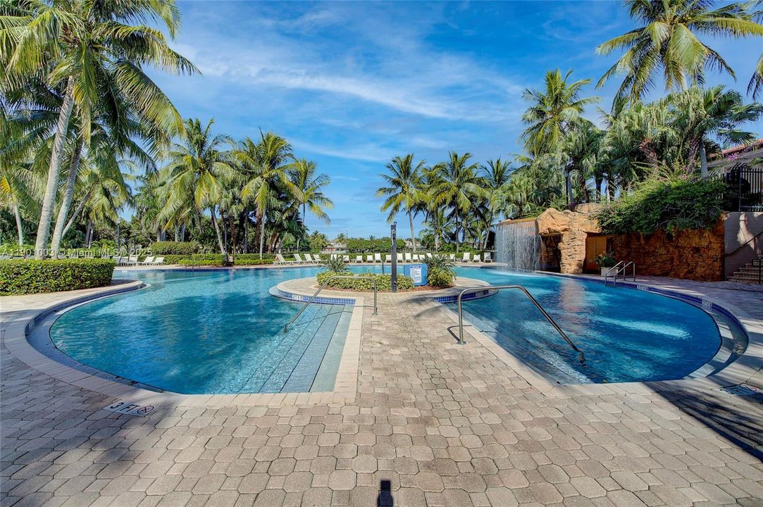 待售: $1,125,000 (5 贝兹, 3 浴室, 3501 平方英尺)