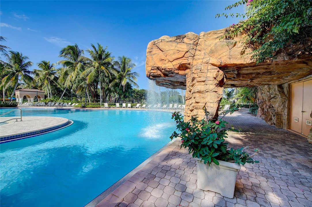 待售: $1,125,000 (5 贝兹, 3 浴室, 3501 平方英尺)