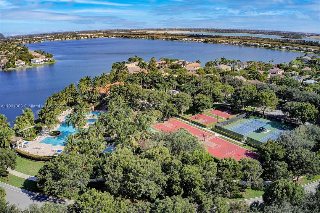 待售: $1,125,000 (5 贝兹, 3 浴室, 3501 平方英尺)