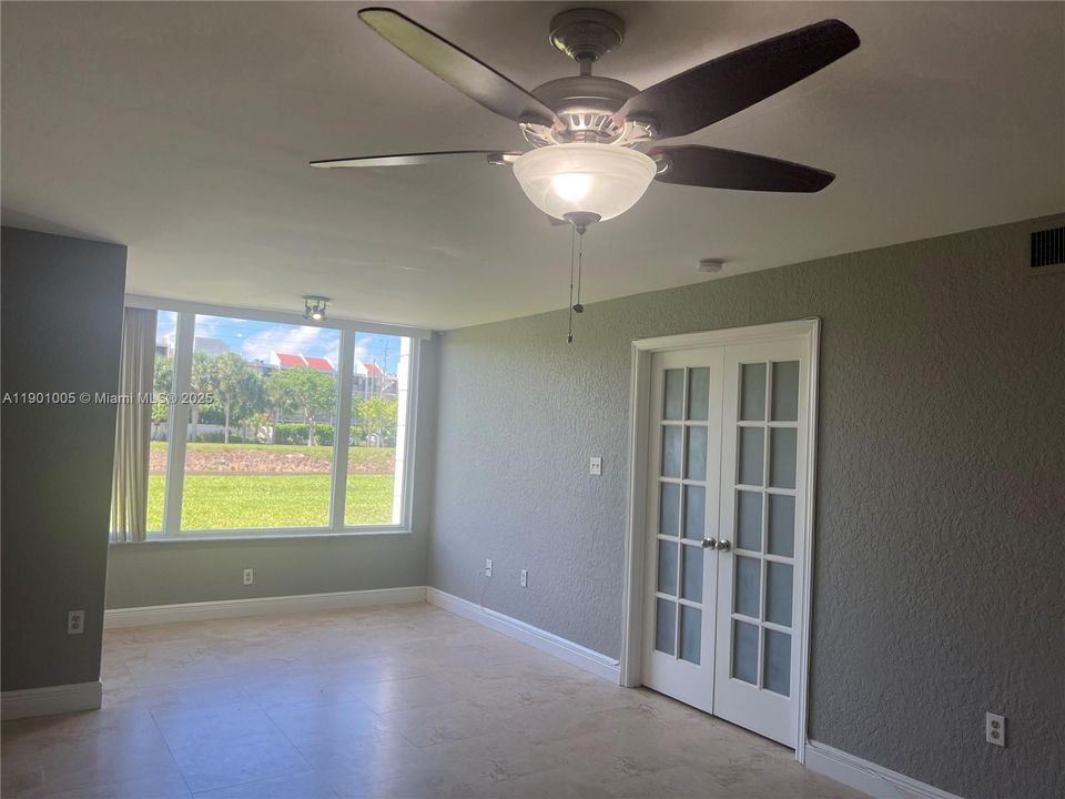 Active With Contract: $1,895 (1 beds, 1 baths, 862 Square Feet)