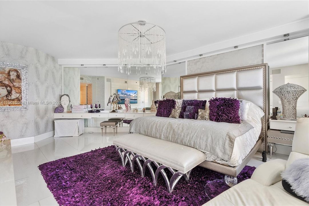 Active With Contract: $2,610,000 (3 beds, 3 baths, 3062 Square Feet)