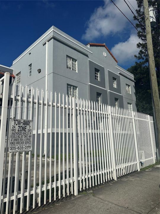 Recently Rented: $1,600 (1 beds, 1 baths, 490 Square Feet)