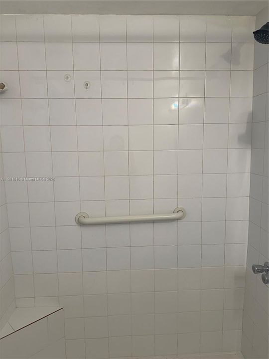 Recently Rented: $1,600 (1 beds, 1 baths, 490 Square Feet)